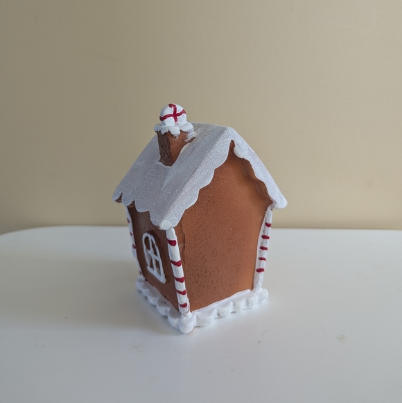 3/$20 CHRISTMAS GINGERBREAD LIGHT UP HOUSE - Picture 3 of 4
